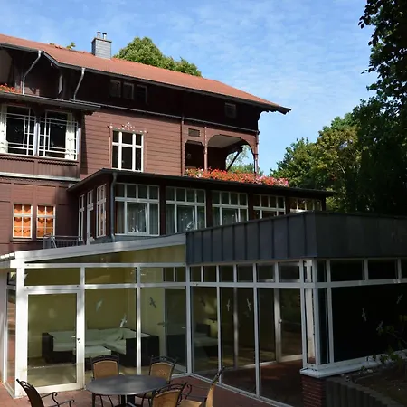 Ostseepark Waterfront_ Karavelle 31